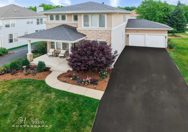 3rd image of 1410 Grand Pointe Blvd, West Dundee, IL 60118 | MLS# 12700582