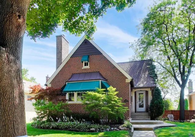 1st image of 6933 N Oriole Ave, Chicago, IL 60631 | MLS# 12700586
