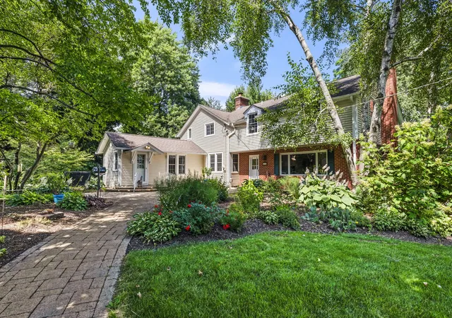 2nd image of 354 Ela Rd, Inverness, IL 60067 | MLS# 12700597