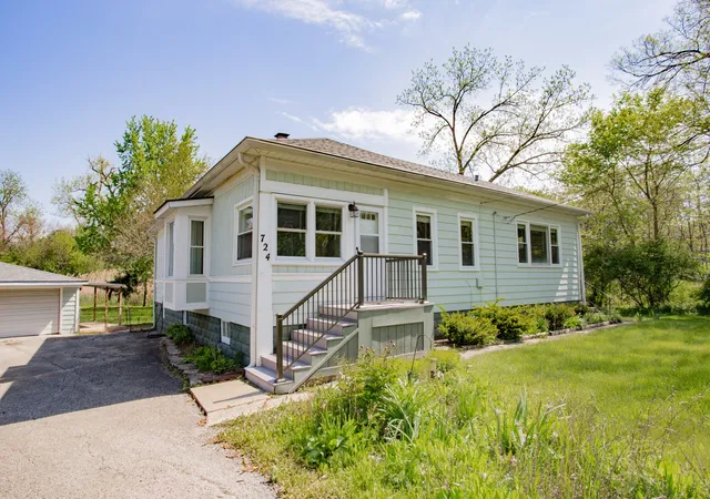 2nd image of 22w724 Saint Charles Rd, Glen Ellyn, IL 60137 | MLS# 12700608