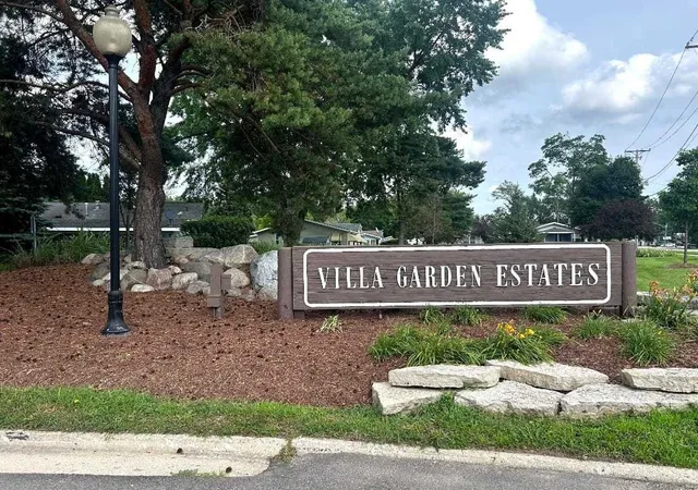 12th image of 880 Carmella Ln, Elgin, IL 60120 | MLS# 12700632
