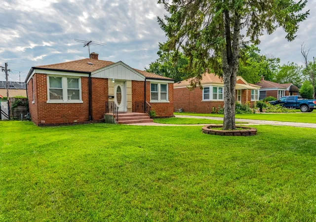 2nd image of 409 Englewood Ave, Hillside, IL 60162 | MLS# 12700639