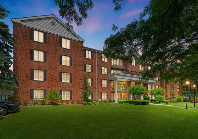 Homes for sale in Clarendon Hills, IL | 326 Park Ave #21, Clarendon Hills, IL 60514 | MLS# 12700646