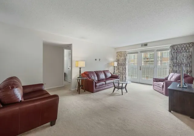 5th image of 326 Park Ave, Clarendon Hills, IL 60514
