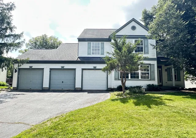 Photo 1 of Single family home for sale at 285 Shipland Dr, Crystal Lake, IL 60012 | MLS# 12700658 | Listing updated on 2026-09-01