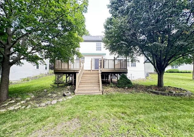 Photo 2 of Single family home for sale at 285 Shipland Dr, Crystal Lake, IL 60012 | MLS# 12700658 | Listing updated on 2026-09-01