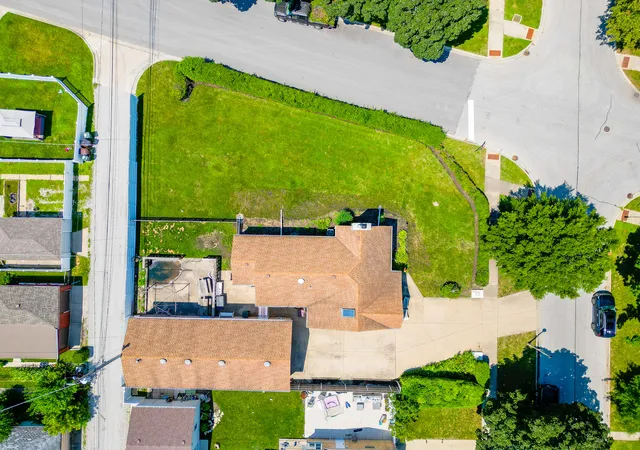 2nd image of 5261 Mulford St, Skokie, IL 60077 | MLS# 12700681