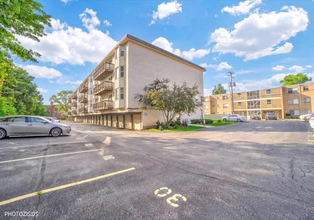 2nd image of 8232 Niles Ctr Rd, Skokie, IL 60077