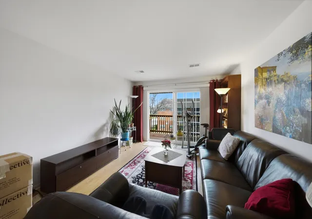 Listing Photo 5 - Condo for sale in building located at 6135 W 94Th St, Oak Lawn, IL 60453 - Unit #C8