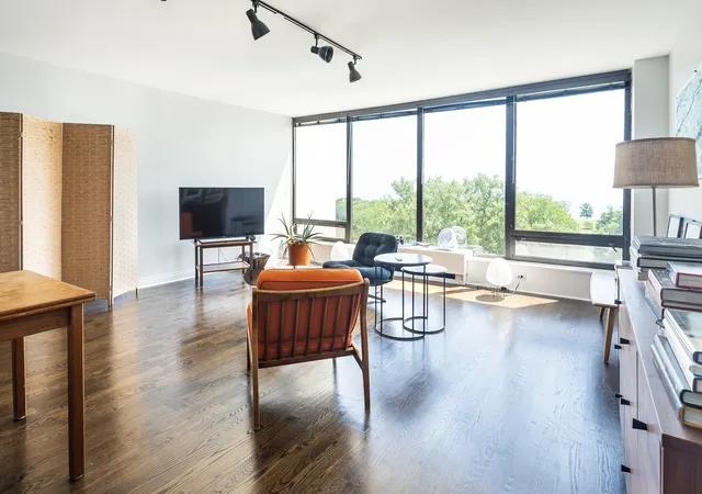 Homes for sale in Chicago, IL | 5445 N Sheridan Rd #808, Chicago, IL 60640 | MLS# 12700709