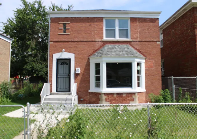 Homes for sale in Chicago, IL | 1052 W 111th Pl, Chicago, IL 60643 | MLS# 12700793