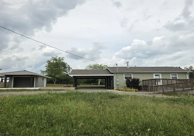 4th image of 7871 St Hwy 37 Hwy, Benton, IL 62812 | MLS# 12700794