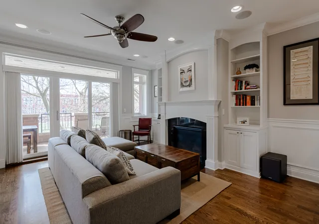 Homes for sale in Chicago, IL | 3315 N Seminary Ave #2, Chicago, IL 60657 | MLS# 12700801