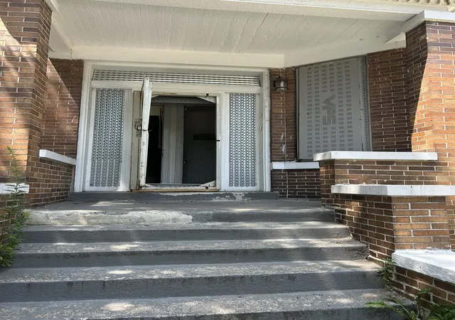Homes for sale in Chicago, IL | 6018 S Eberhart Ave, Chicago, IL 60637 | MLS# 12700802