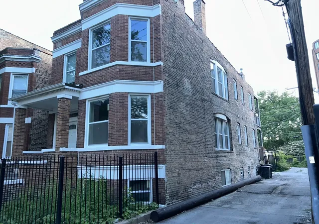 Homes for sale in Chicago, IL | 6018 S Eberhart Ave, Chicago, IL 60637 | MLS# 12700802