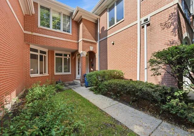 2nd image of 4268 W Harrington Ln, Chicago, IL 60646 | MLS# 12700803