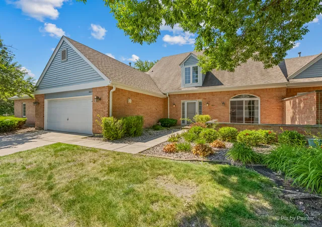 Homes for sale in Mc Henry, IL | 5615 Chesapeake Dr #5615, Mc Henry, IL 60050 | MLS# 12700830