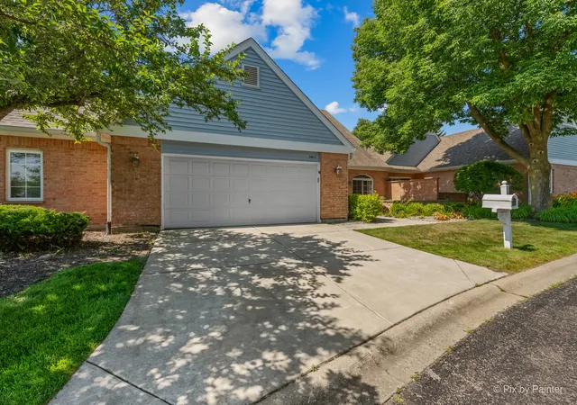 Homes for sale in Mc Henry, IL | 5615 Chesapeake Dr #5615, Mc Henry, IL 60050 | MLS# 12700830
