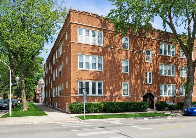 Homes for sale in Chicago, IL | 7209 N Damen Ave #2, Chicago, IL 60645 | MLS# 12700836