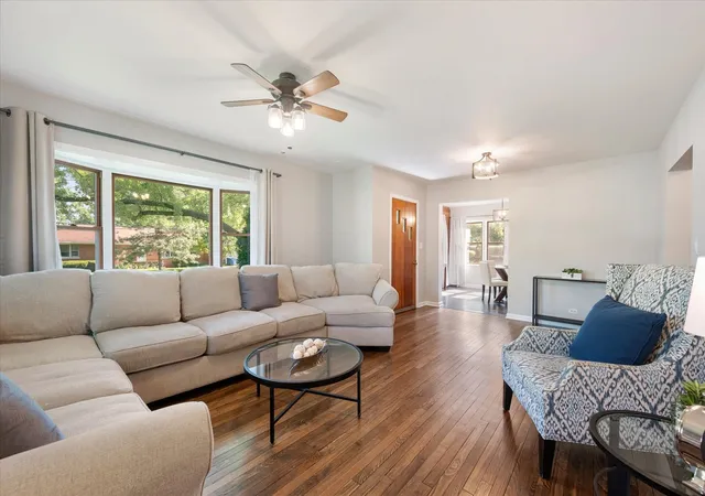 4th image of 16W661 White Pine Rd, Bensenville, IL 60106 | MLS# 12700843