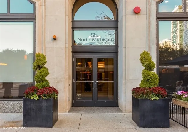 2nd image of 6 N Michigan Ave, Chicago, IL 60602