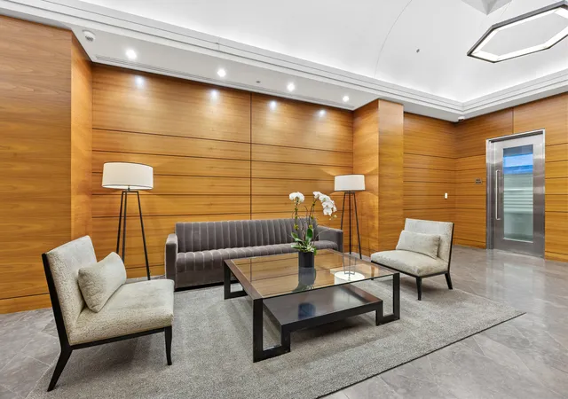 4th image of 6 N Michigan Ave, Chicago, IL 60602