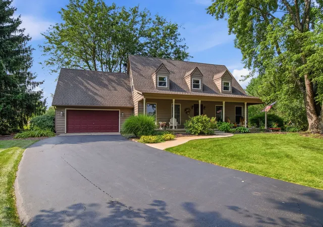 Photo 1 of Single family home for sale at 39w150 Adobe Ridge, Elgin, IL 60124 | MLS# 12700911 | Listing updated on 2026-10-05