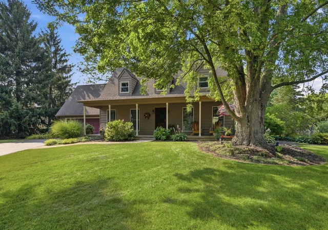 Photo 3 of Single family home for sale at 39w150 Adobe Ridge, Elgin, IL 60124 | MLS# 12700911 | Listing updated on 2026-10-05
