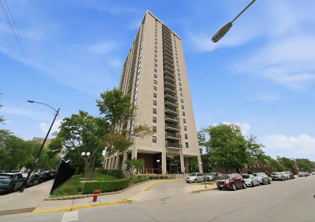 Homes for sale in Chicago, IL | 2605 S Indiana Ave #304, Chicago, IL 60616 | MLS# 12700913