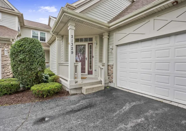 4th image of 21329 Windy Hill Dr, Frankfort, IL 60423 | MLS# 12700920