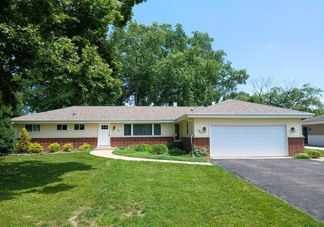 Homes for sale in Prospect Heights, IL | 121 N Mandel Ln, Prospect Heights, IL 60070 | MLS# 12700922