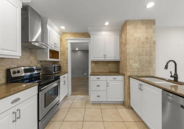 5th image of 212 Tamarack Ave, Naperville, IL 60540 | MLS# 12700941
