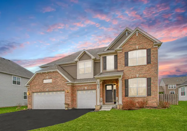 Homes for sale in Elgin, IL | 3617 Emerald Rd, Elgin, IL 60124 | MLS# 12700945