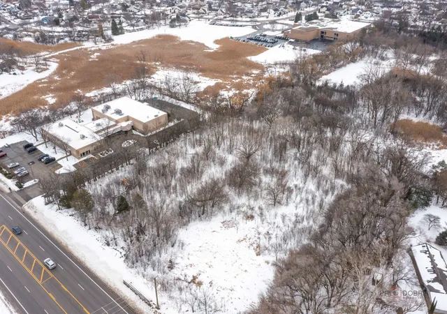 4th image of 5176 Aptakisic Rd, Long Grove, IL 60047 | MLS# 12700951