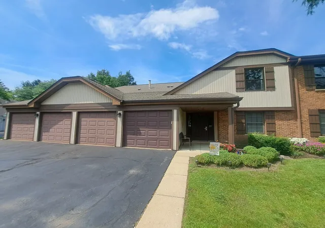 Homes for sale in Schaumburg, IL | 1232 Plum Tree Ct #A1, Schaumburg, IL 60193 | MLS# 12700954