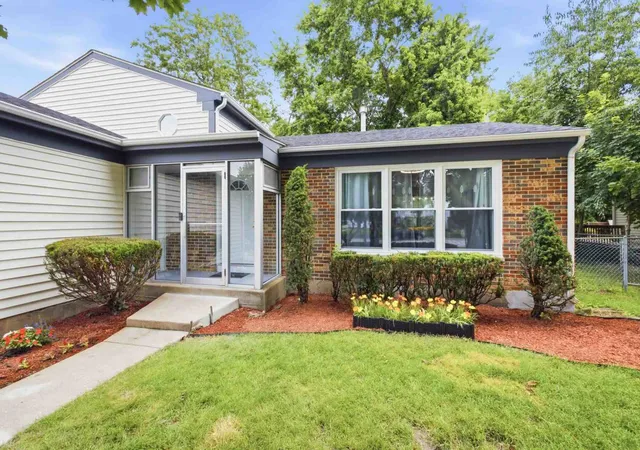 Homes for sale in Buffalo Grove, IL | 1115 Brandywyn Ln, Buffalo Grove, IL 60089 | MLS# 12700958