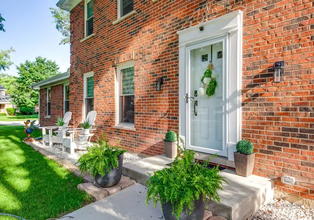2nd image of 2759 Royal Dr, Northbrook, IL 60062 | MLS# 12700962