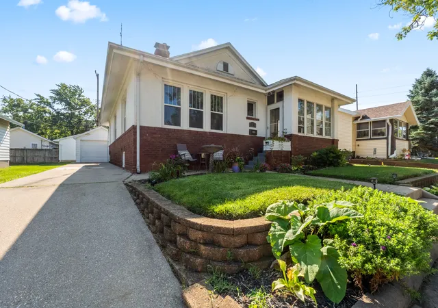 Photo 2 of Sale Pending at 18 Berenz Pl, Bloomington, IL 61701 | MLS# 12700964 | Listing updated on 2026-08-14