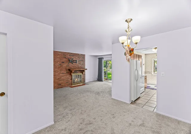 3rd image of 196 Grv Ave, Des Plaines, IL 60016
