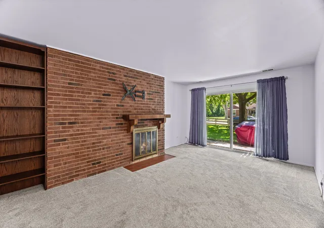 4th image of 196 Grv Ave, Des Plaines, IL 60016
