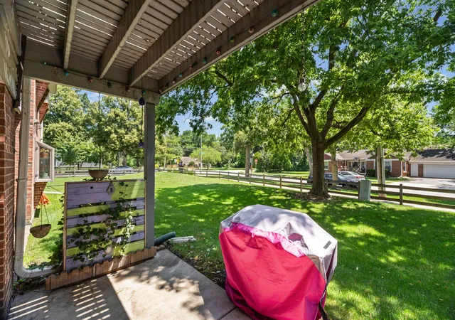 Photo 4 of Condo for sale at 196 Grove Ave #B, Des Plaines, IL 60016 | MLS# 12700992 | Listing updated on 2026-10-03
