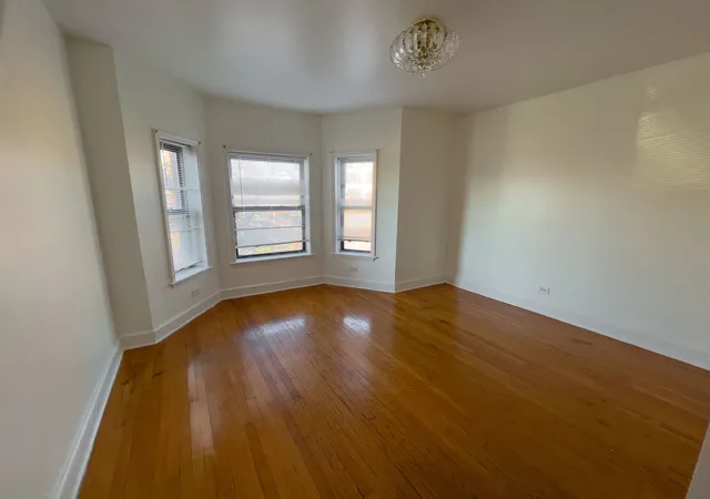 Homes for sale in Chicago, IL | 115 E 60Th St, Chicago, IL 60637