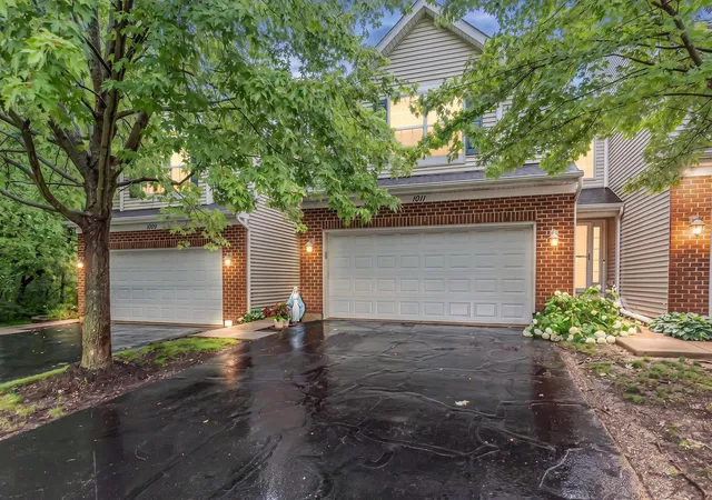 Homes for sale in South Elgin, IL | 1011 N South Elgin Blvd, South Elgin, IL 60177 | MLS# 12701003