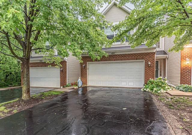 Homes for sale in South Elgin, IL | 1011 N South Elgin Blvd, South Elgin, IL 60177 | MLS# 12701003