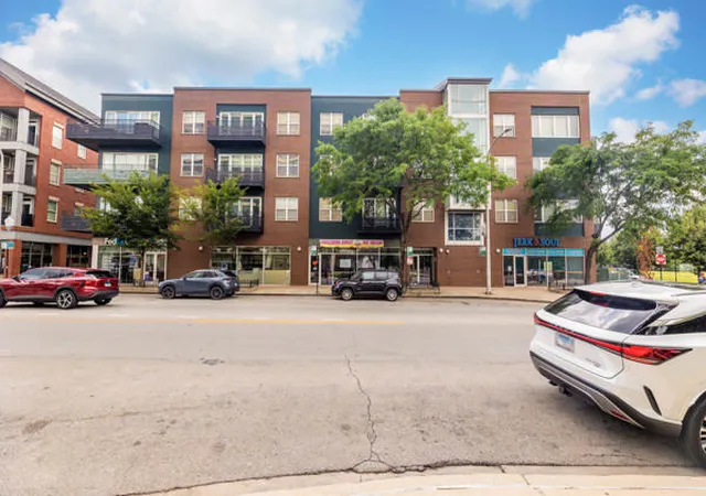 Homes for sale in Chicago, IL | 17 W 35th St #304, Chicago, IL 60616 | MLS# 12701011