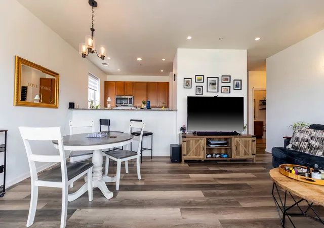 Homes for sale in Chicago, IL | 17 W 35Th St, Chicago, IL 60616