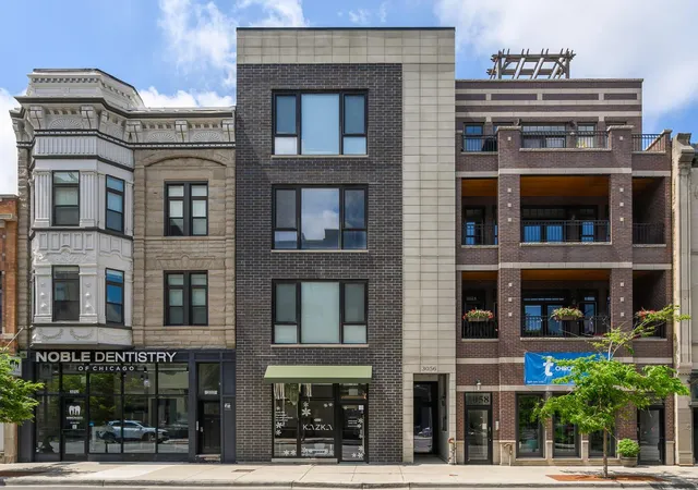 Homes for sale in Chicago, IL | 3056 N Lincoln Ave #3, Chicago, IL 60657 | MLS# 12701024