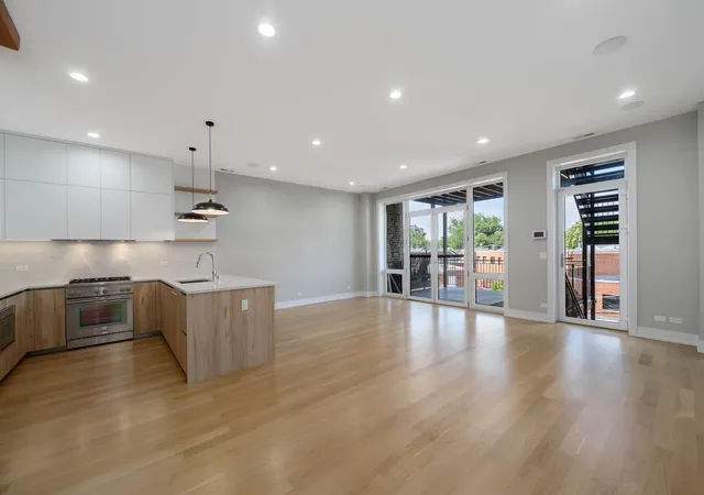 Homes for sale in Chicago, IL | 3056 N Lincoln Ave #3, Chicago, IL 60657 | MLS# 12701024