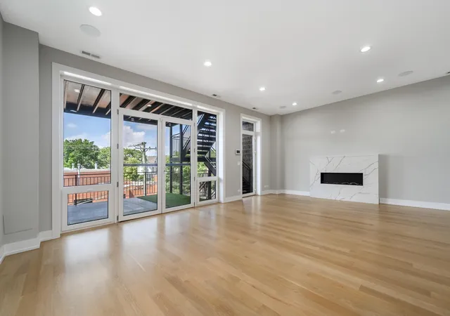 Homes for sale in Chicago, IL | 3056 N Lincoln Ave #3, Chicago, IL 60657 | MLS# 12701024