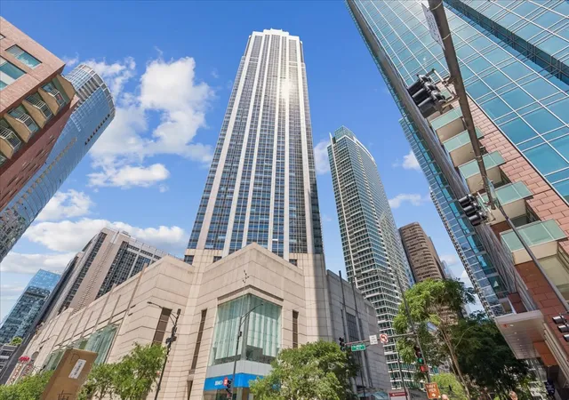 Homes for sale in Chicago, IL | 512 N Mcclurg Ct #1608, Chicago, IL 60611 | MLS# 12701052